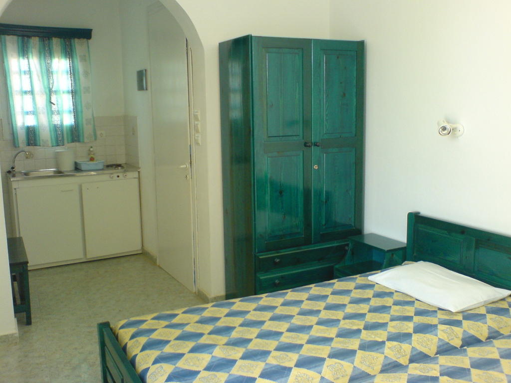 Chrisanthi Studios Agios Prokopios  Room photo